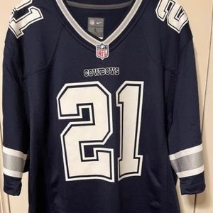 Large Men’s Zeke Elliott navy cowboys jersey.
